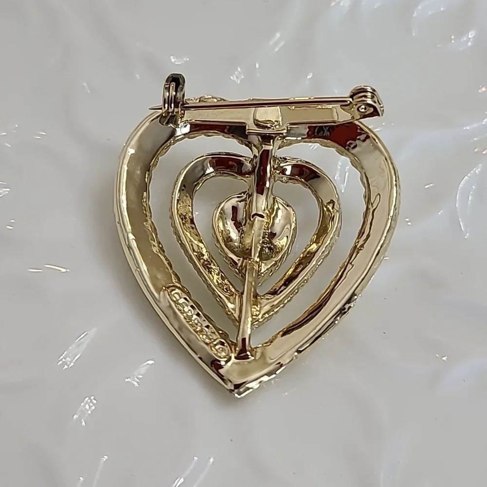 Vintage GERRY Heart Pin